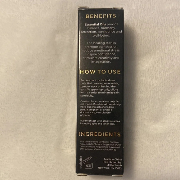 Mollie Jacob Rose Quartz Grapefruit Essential Oil with Healing Stones - Picture 3 of 6